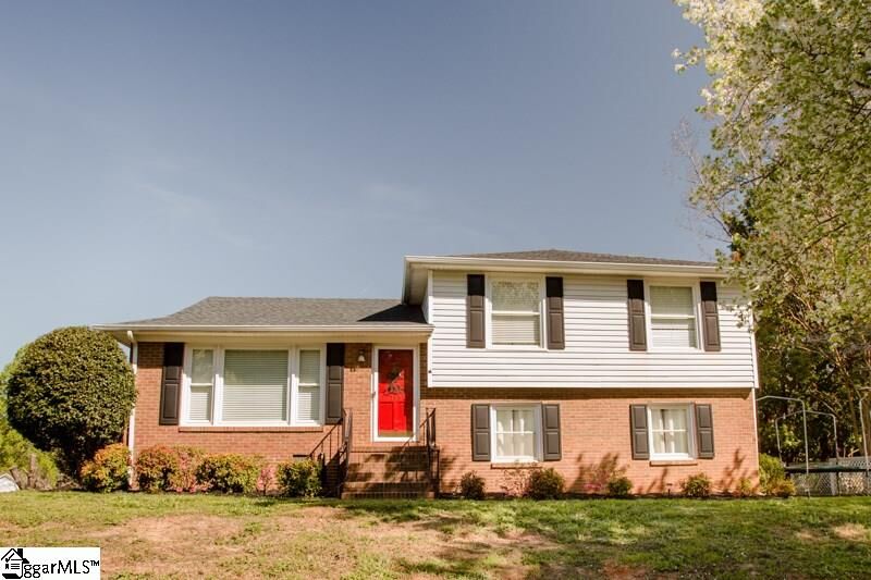 Property Photo:  114 Windyrush Road  SC 29301-2765 
