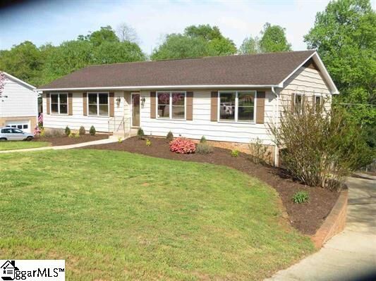 Property Photo: 136 Hendrix Drive SC 29316