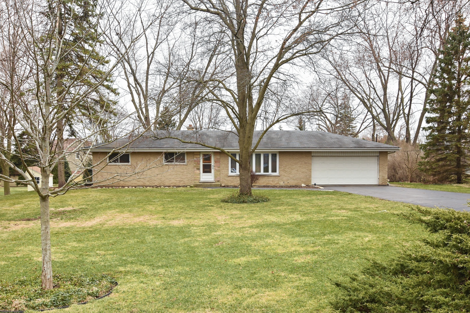 Property Photo: 7011 Meadow Lane Road IL 60060