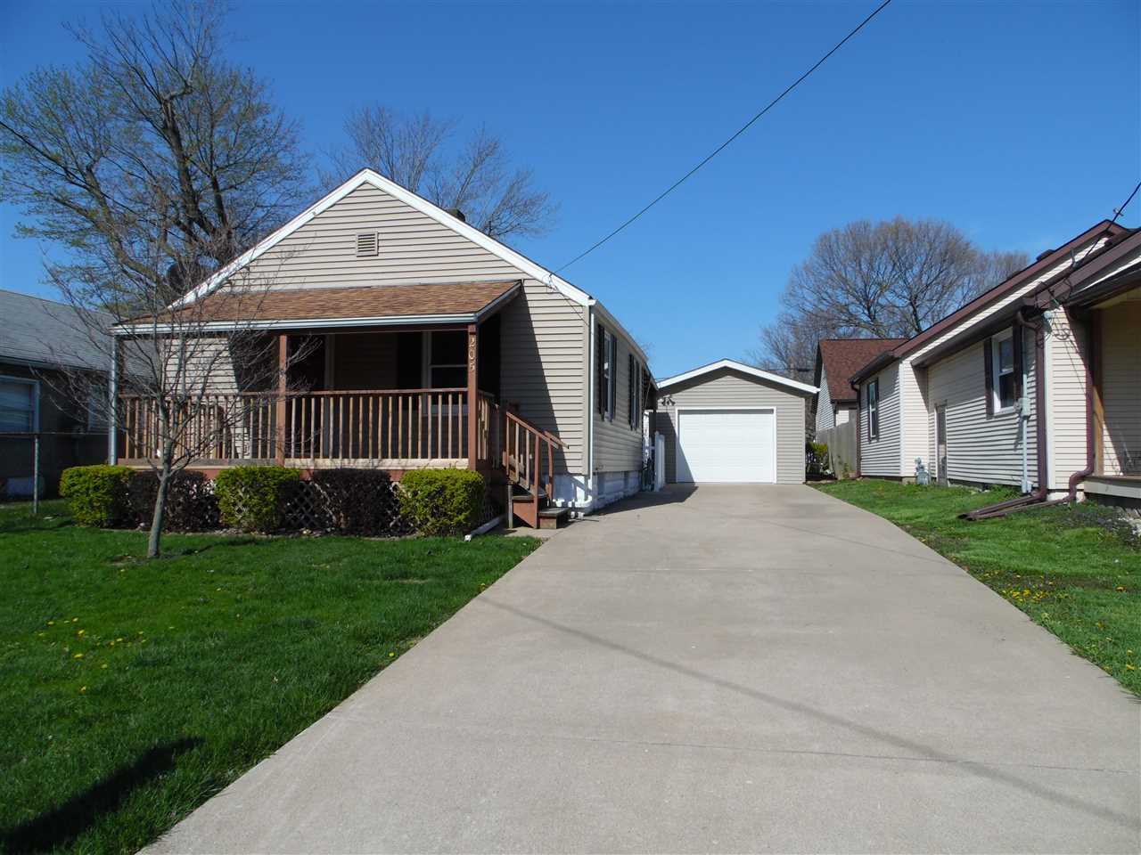 Property Photo:  205 Hopkins  IL 61607 