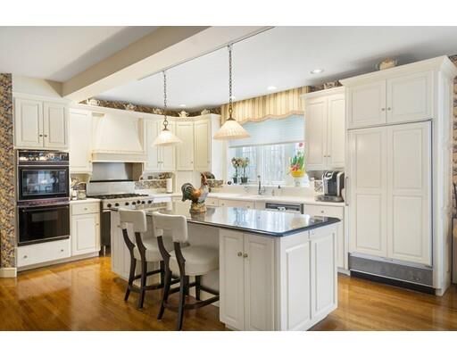 Property Photo:  660 Grove St  MA 01701 