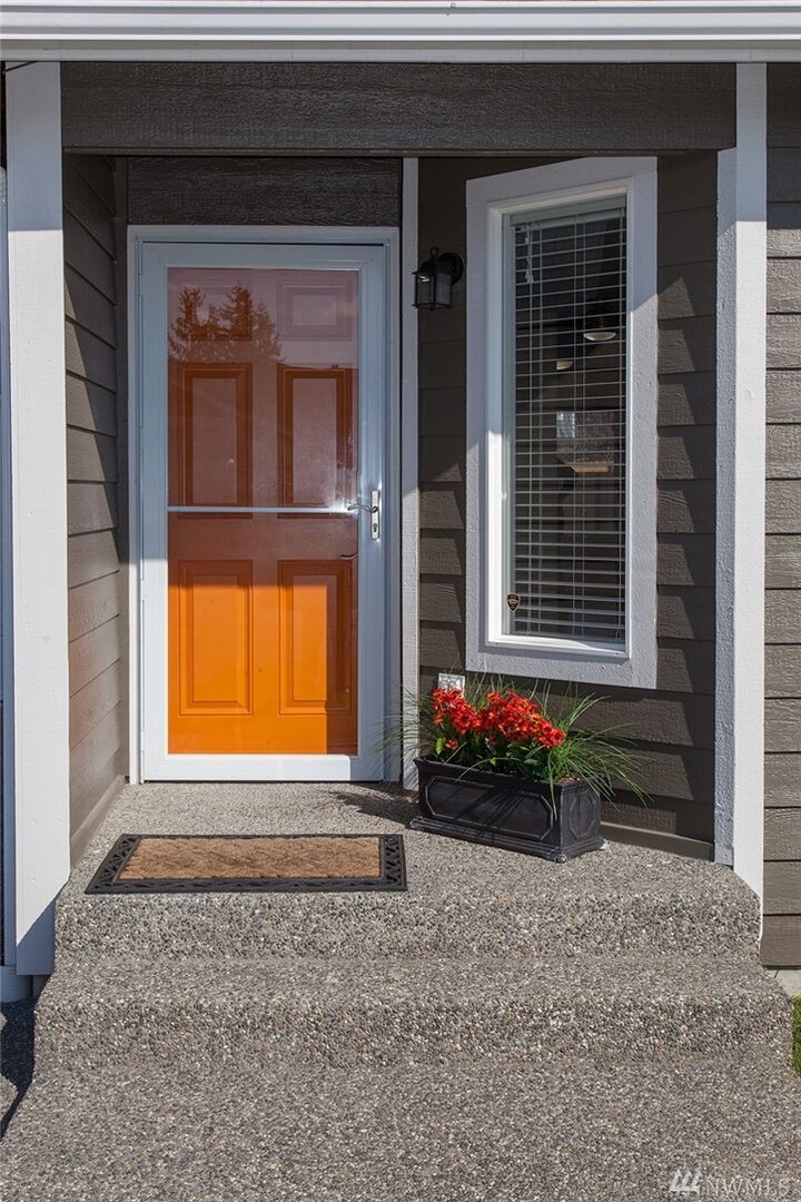 Property Photo: 604606 Hyatt St WA 98284