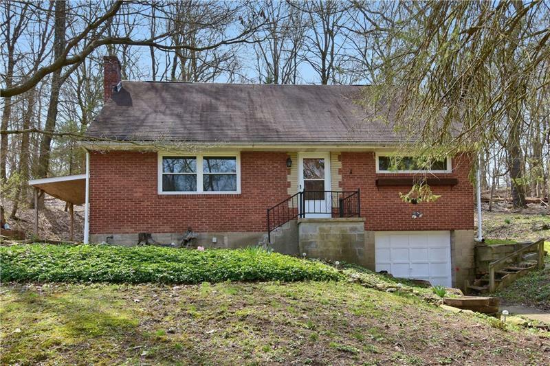 Property Photo: 206 Hiawatha Dr PA 15116