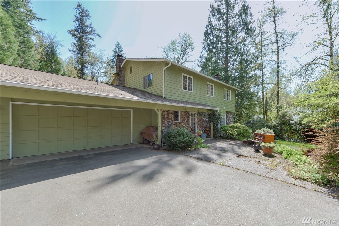 Property Photo: 15432 256th Ave SE WA 98027