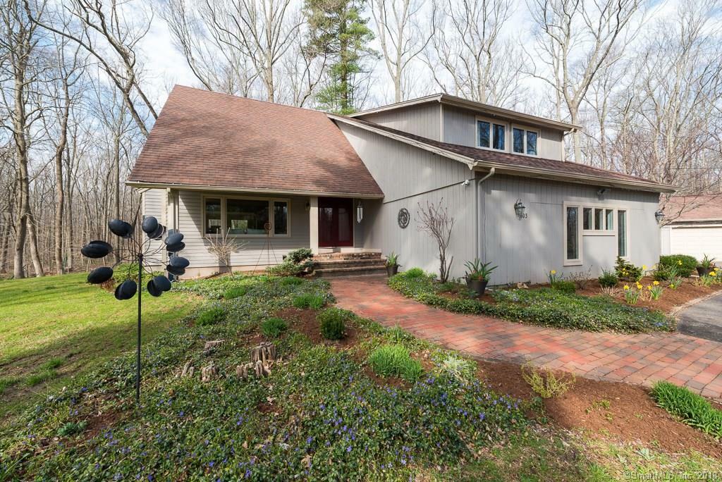 Property Photo:  103 Colonial Road  CT 06443 