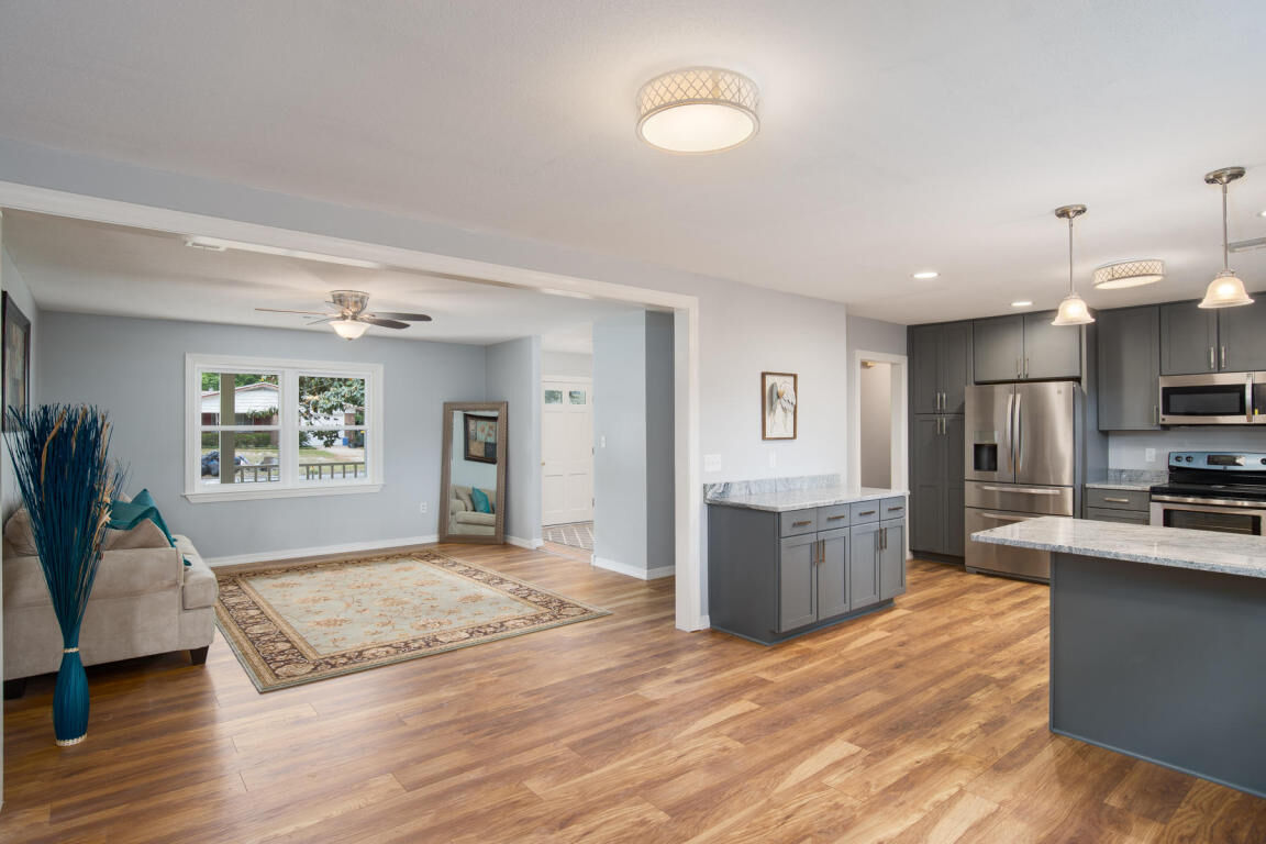 Property Photo: 217 NW Chateaugay Street FL 32548