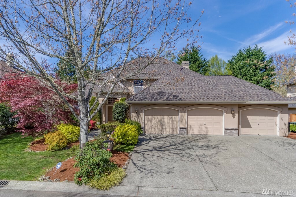 Property Photo:  27210 SE 26th Place  WA 98075 