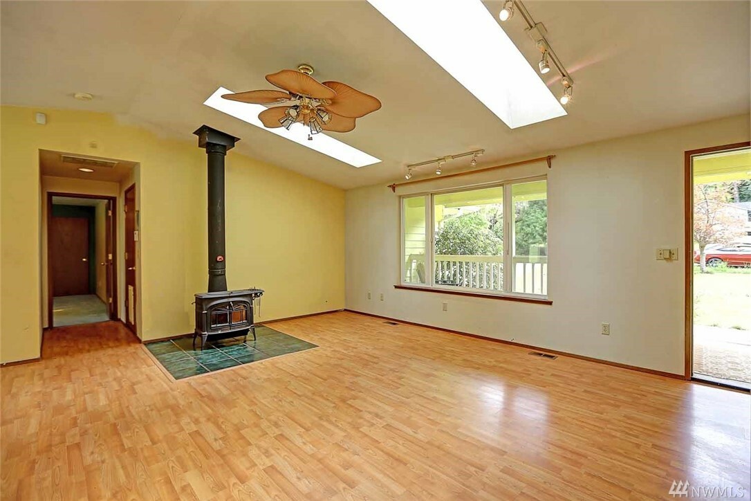 Property Photo:  897 James Wy  WA 98282 