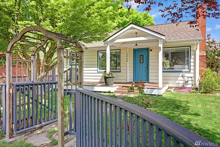 12744 Phinney Ave N  Seattle WA 98133 photo
