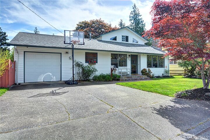 Property Photo:  423 N Clara St  WA 98223 