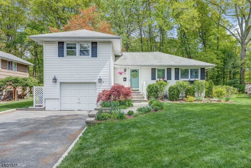 Property Photo: 76 Hawthorne Dr NJ 07974