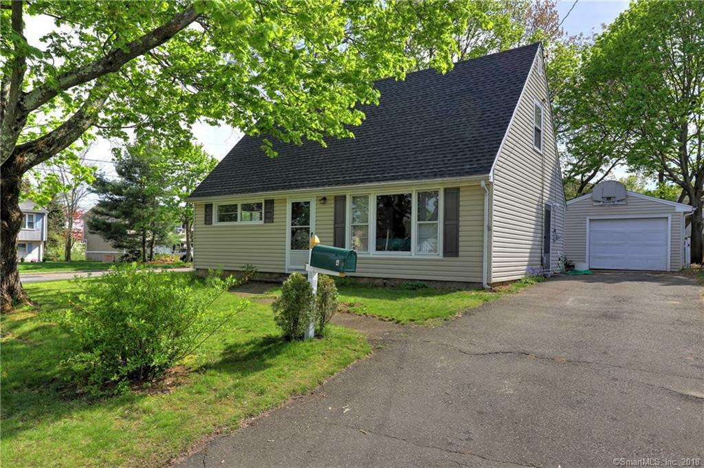 Property Photo: 4 Meetinghouse Lane CT 06460