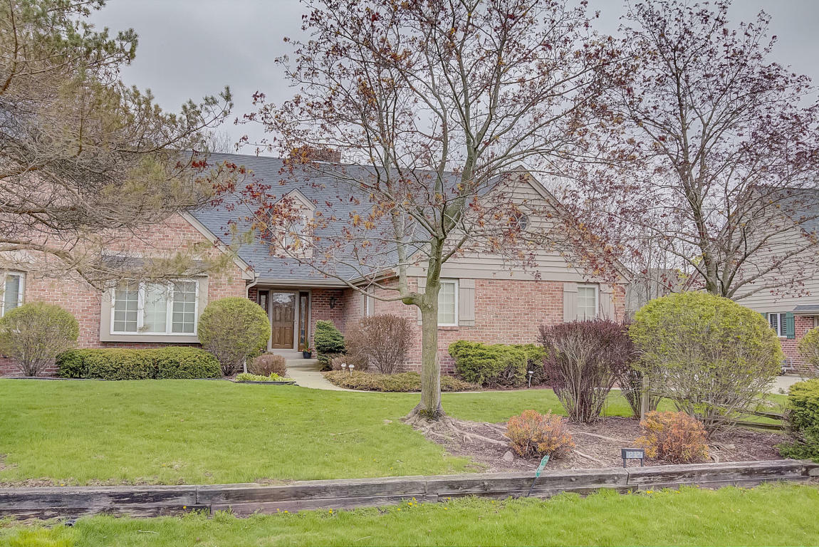 Property Photo: 12324 N Golf Dr WI 53092