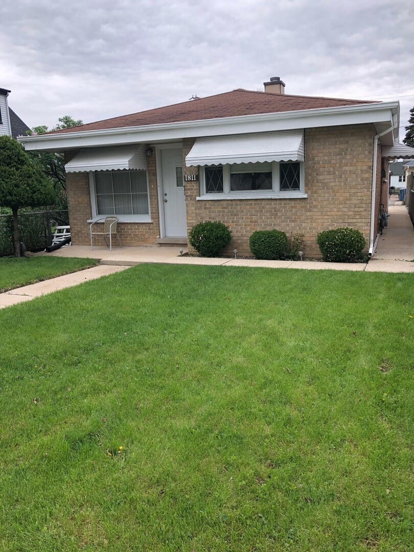 Property Photo: 1811 36th Avenue IL 60165