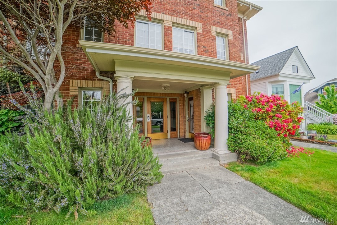 Property Photo: 711 N L Street A WA 98403
