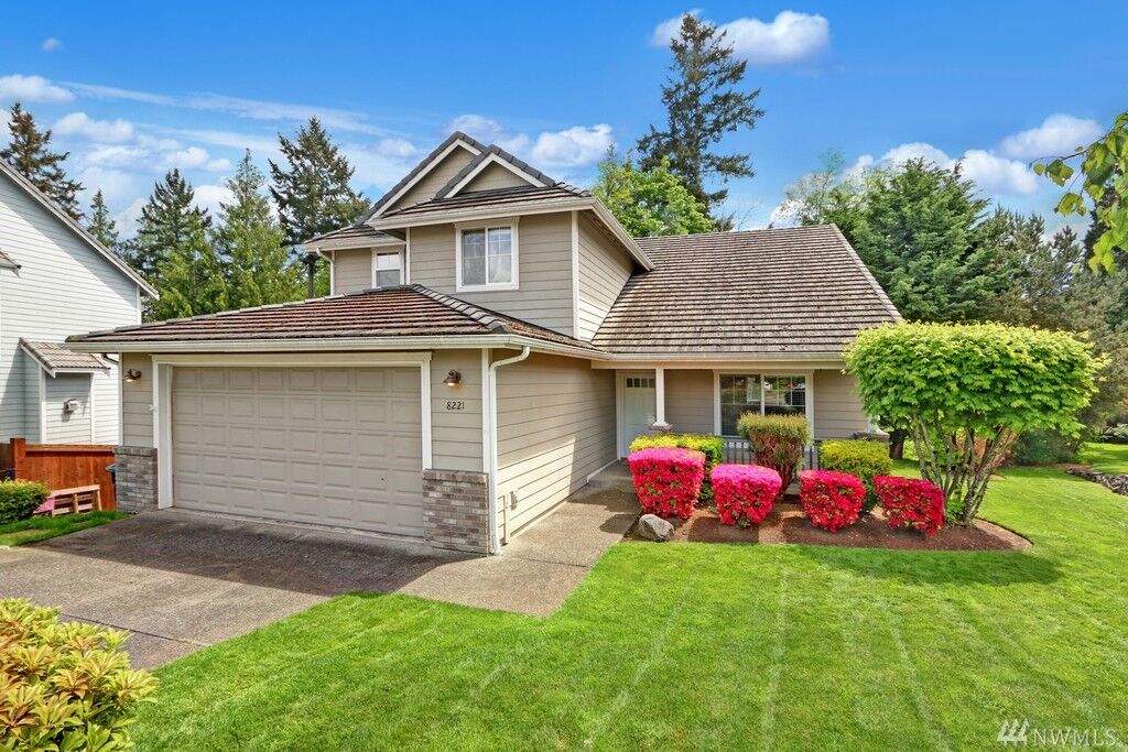 Property Photo: 8221 65th Ave E WA 98371