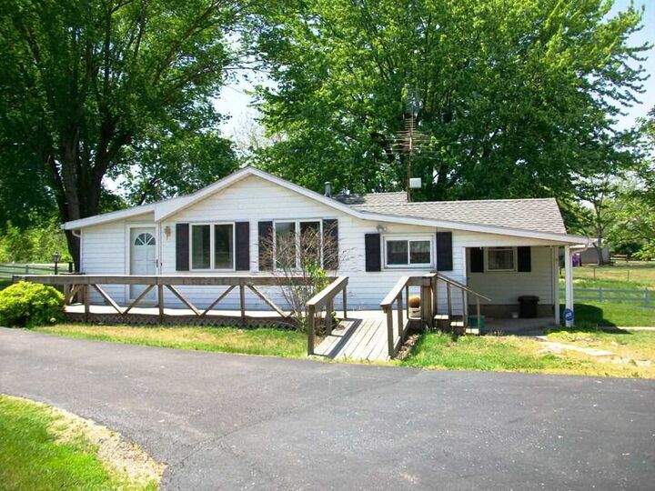 21922 E US 24  Lewistown IL 61542 photo