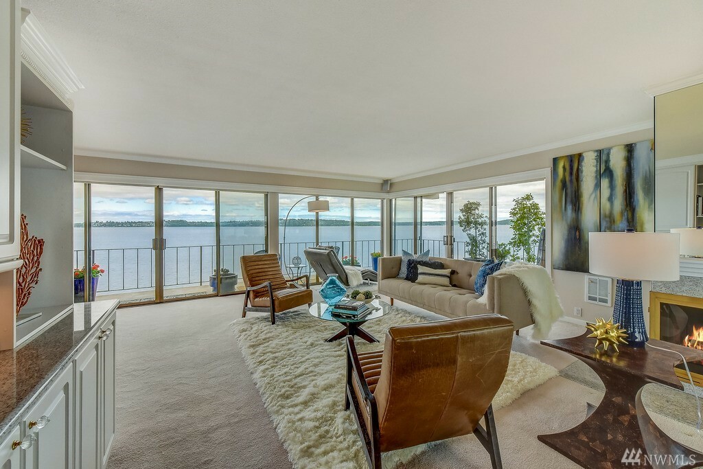 Property Photo:  6401 Lake Washington Blvd NE 309  WA 98033 