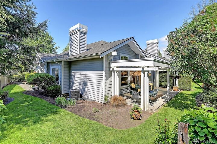 Property Photo:  5203 S 234th Place 13-4  WA 98032 