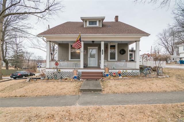 Property Photo: 225 Center Street 62254