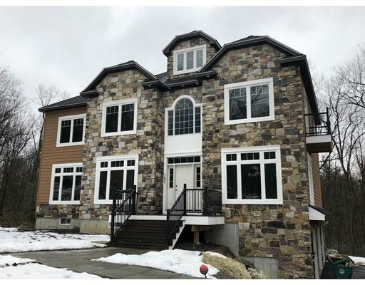 Property Photo: 61 Tibbett Circle MA 01420