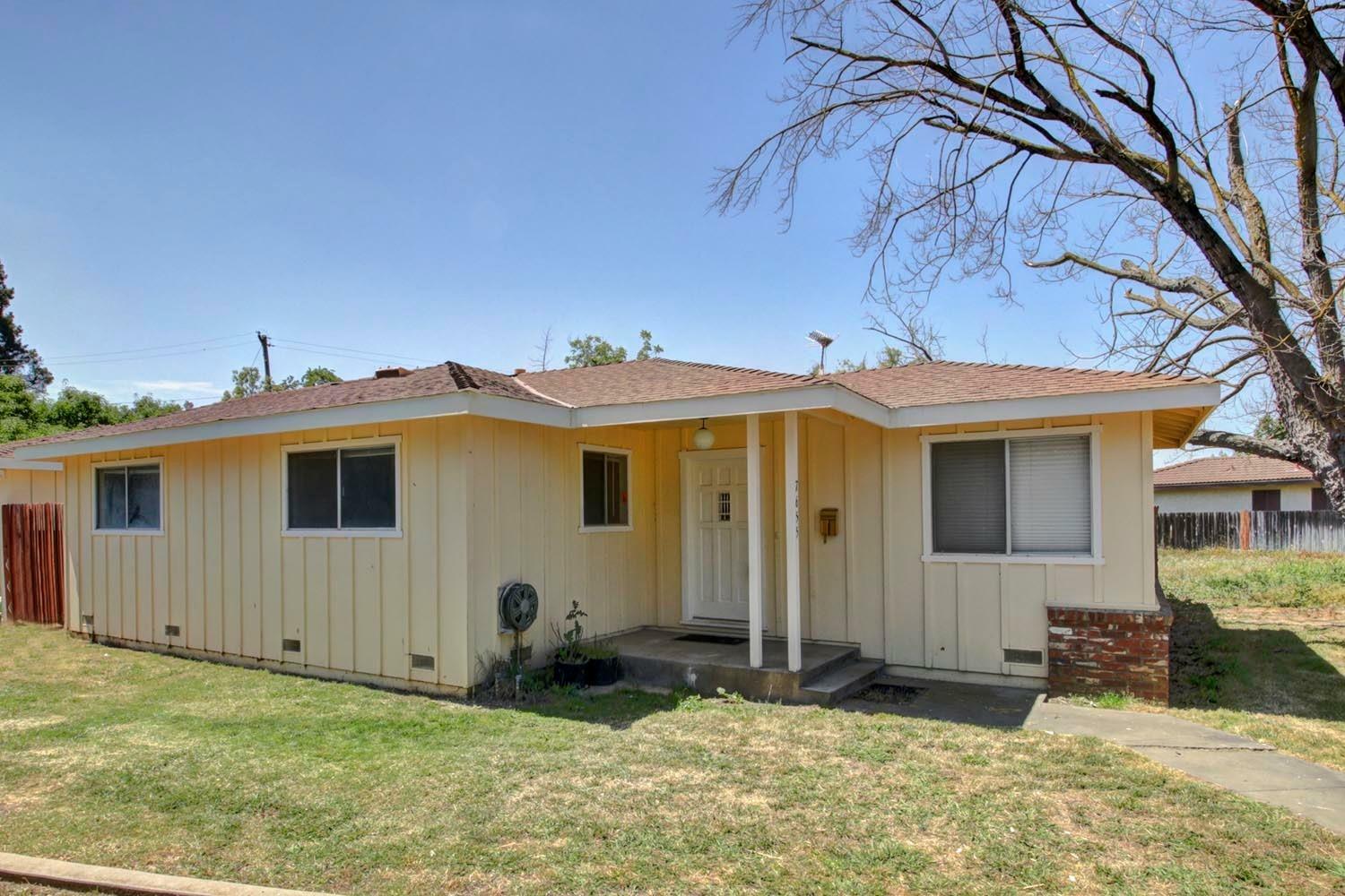 Property Photo:  7655 Eastbreeze Circle  CA 95828 