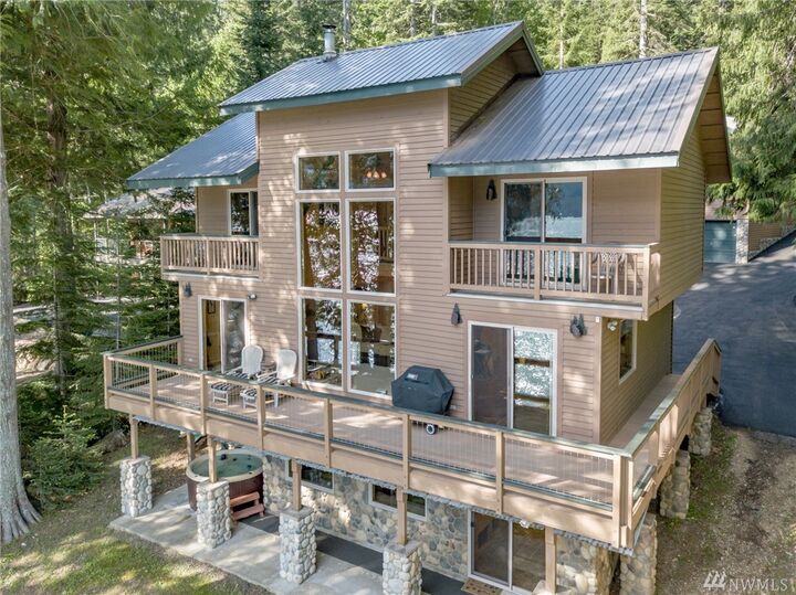 Property Photo:  3200 Via Kachess Rd  WA 98925 