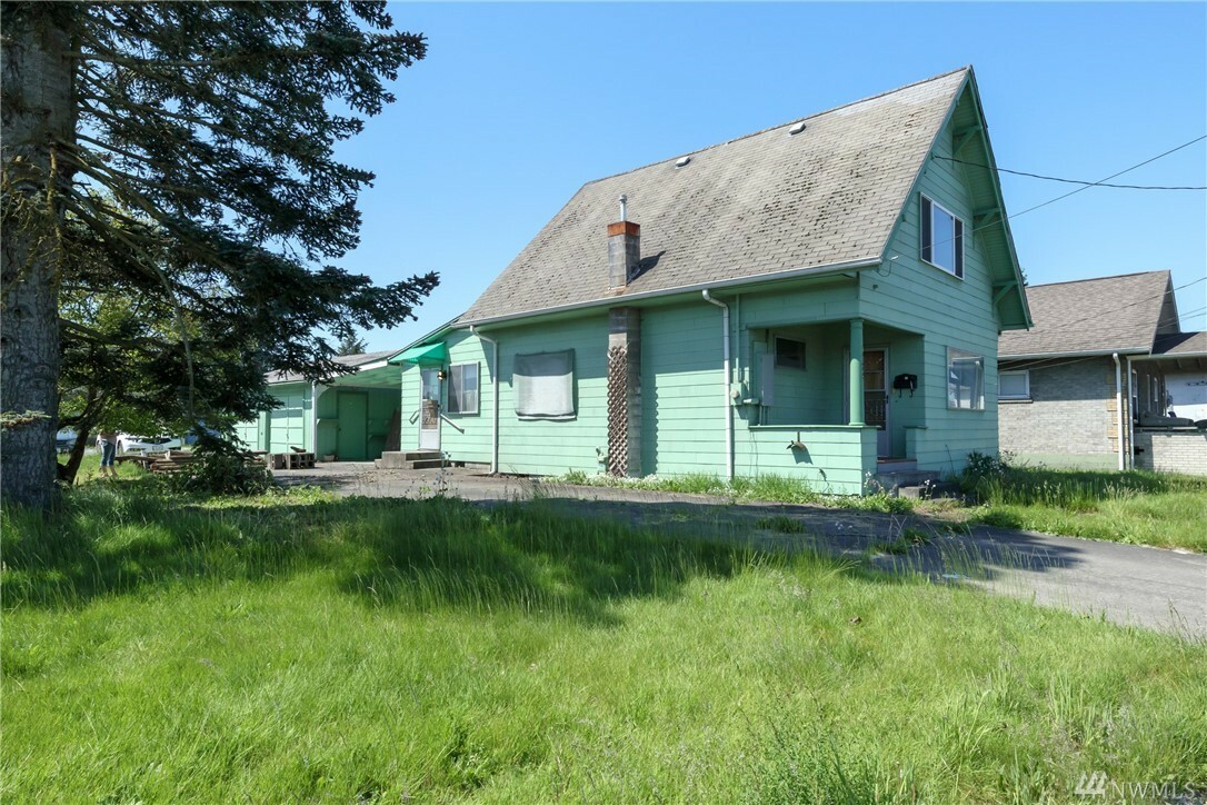 Property Photo: 1124 E Pioneer WA 98372