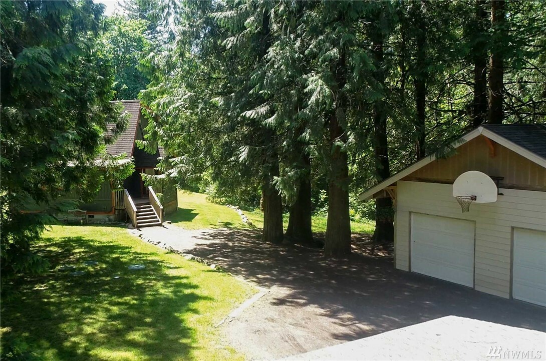 Property Photo:  7020 411th Ave SE  WA 98065 