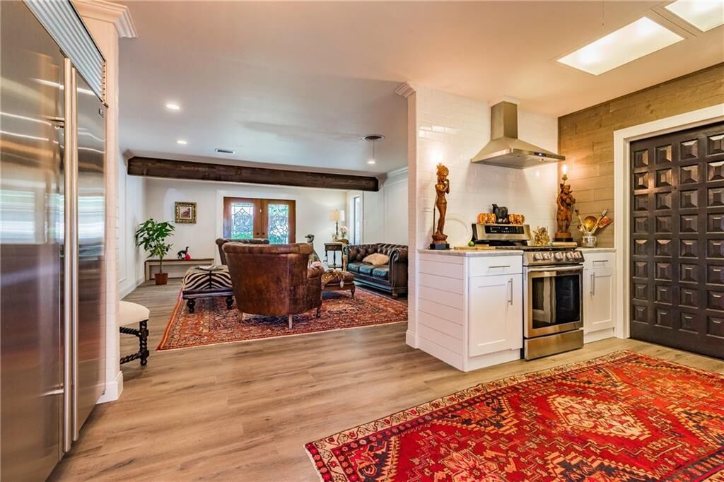 Property Photo: 2403 Little John Lane TX 78704