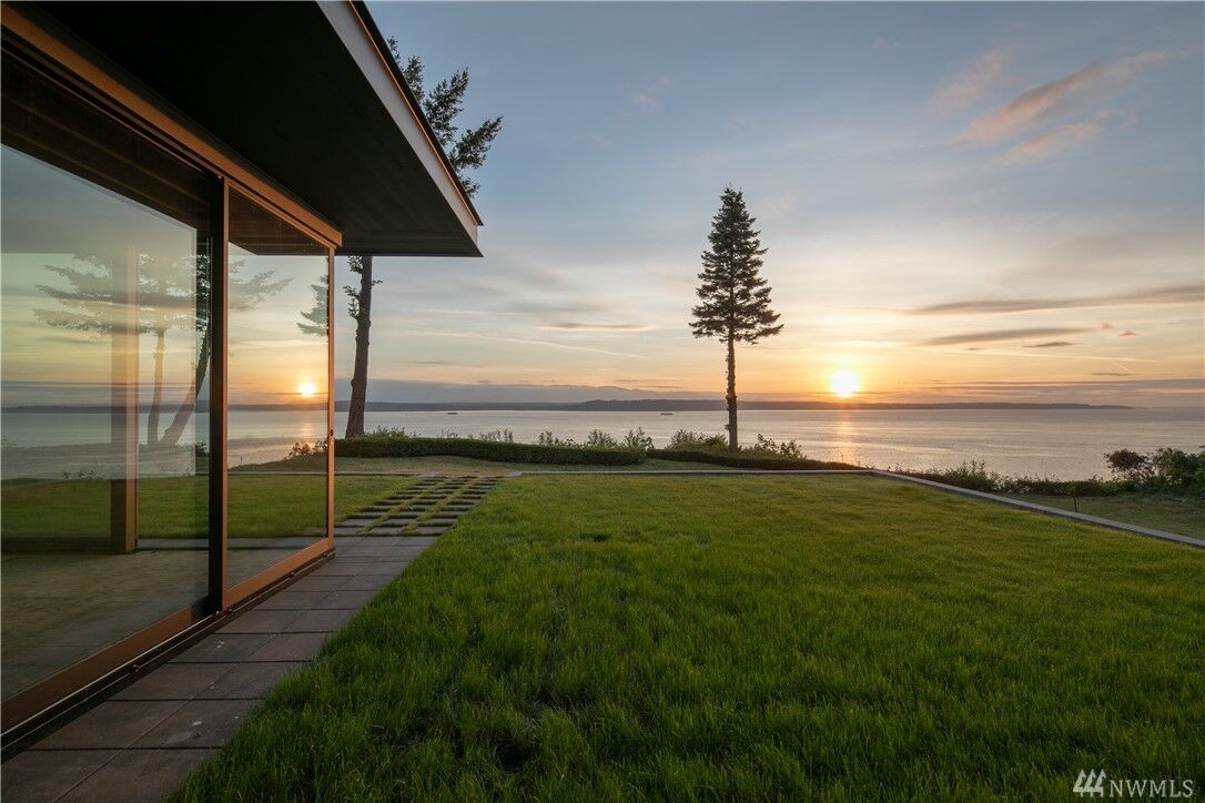 Property Photo:  22702 Dogwood Lane  WA 98020 