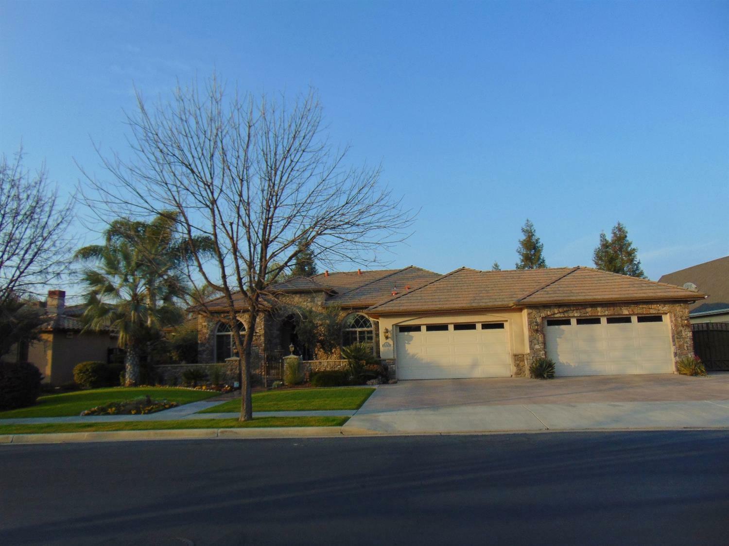 4724 W Delta Avenue  Visalia CA 93291 photo