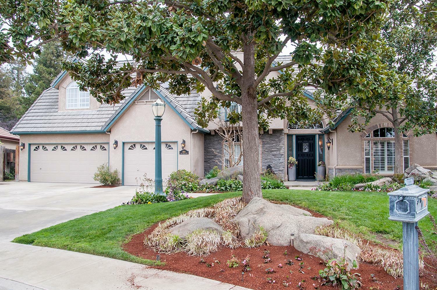 Property Photo:  5901 W Beech Court  CA 93277 