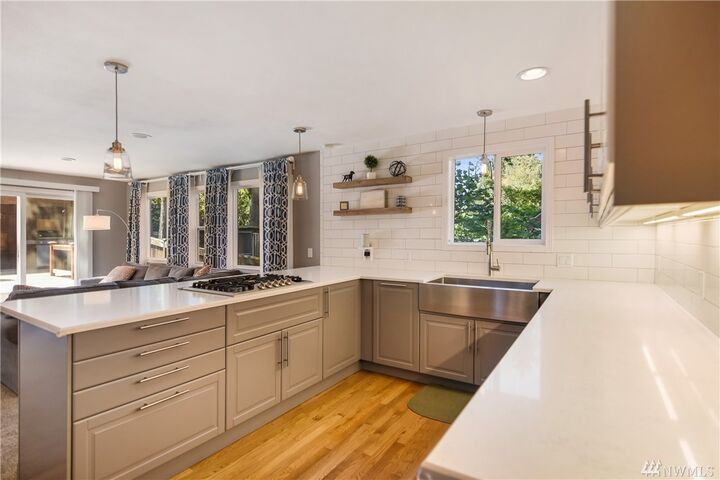 Property Photo:  9211 15th Ave NE  WA 98115 