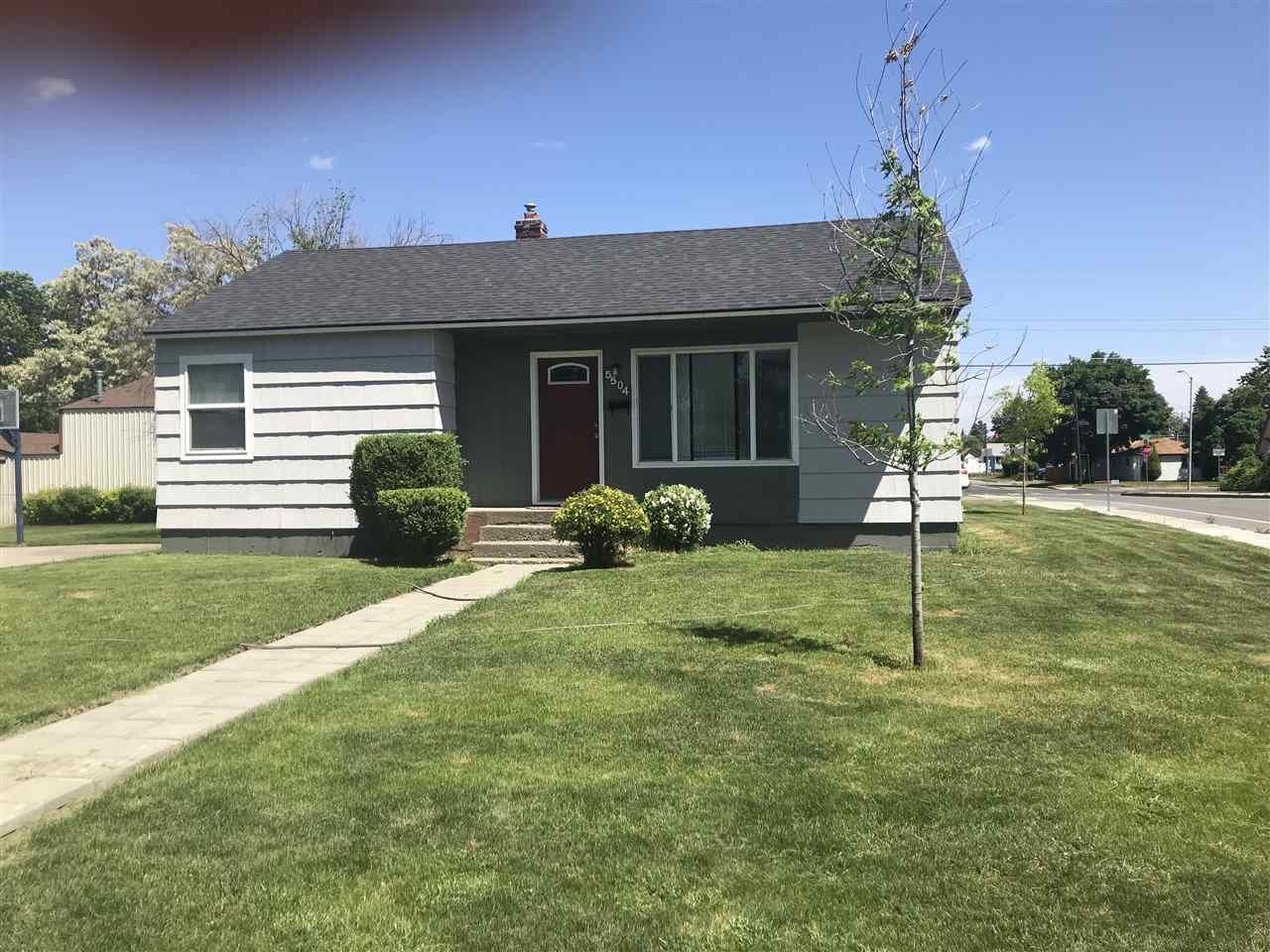 Property Photo:  5504 N Madison St  WA 99205 