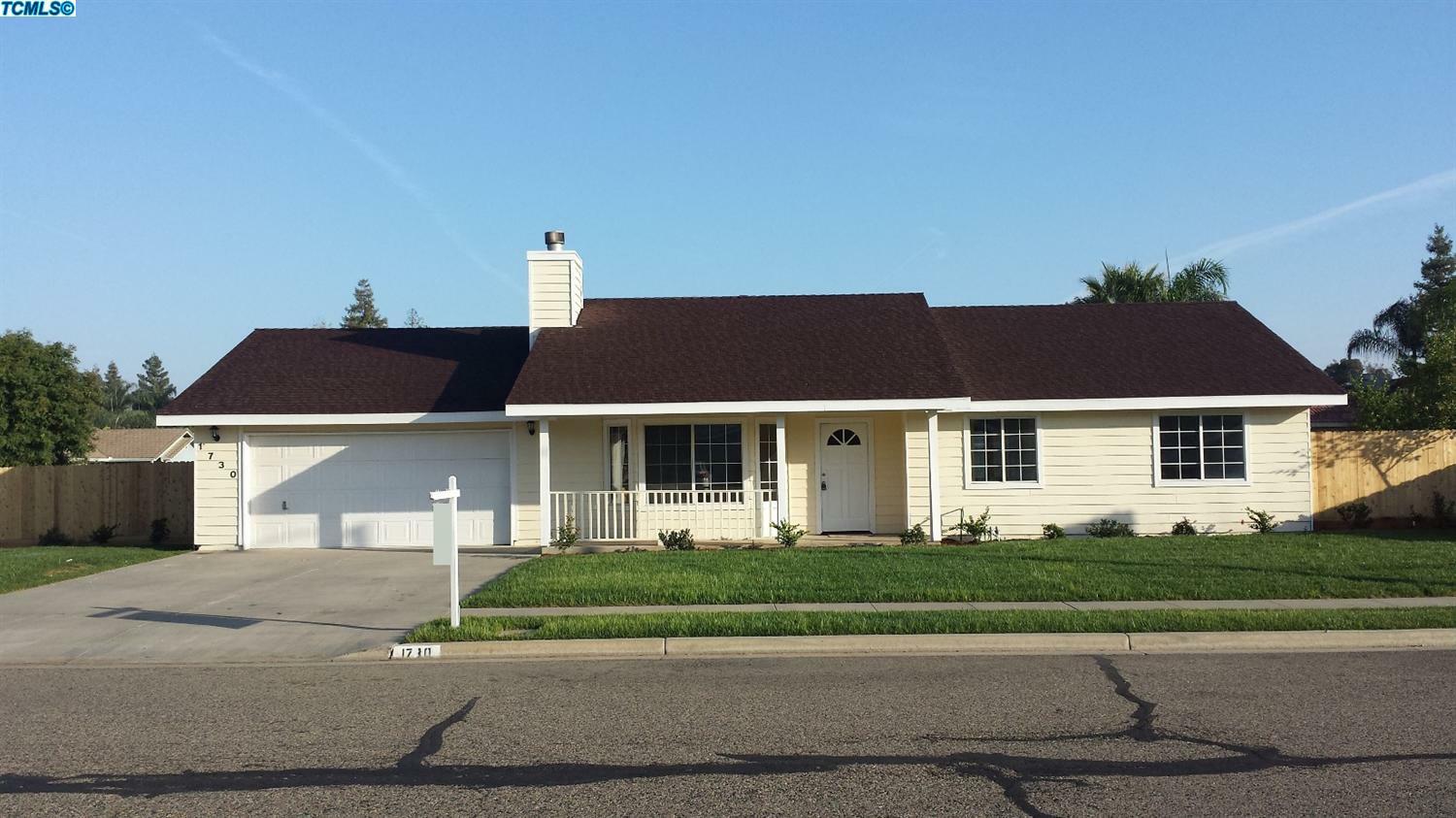 1730 E Evergreen Avenue  Tulare CA 93274 photo