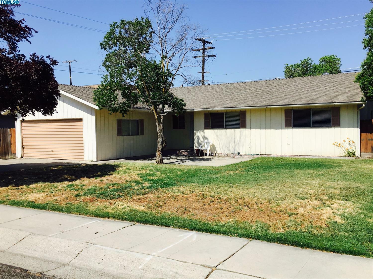 Property Photo:  2611 S Central Street  CA 93277 