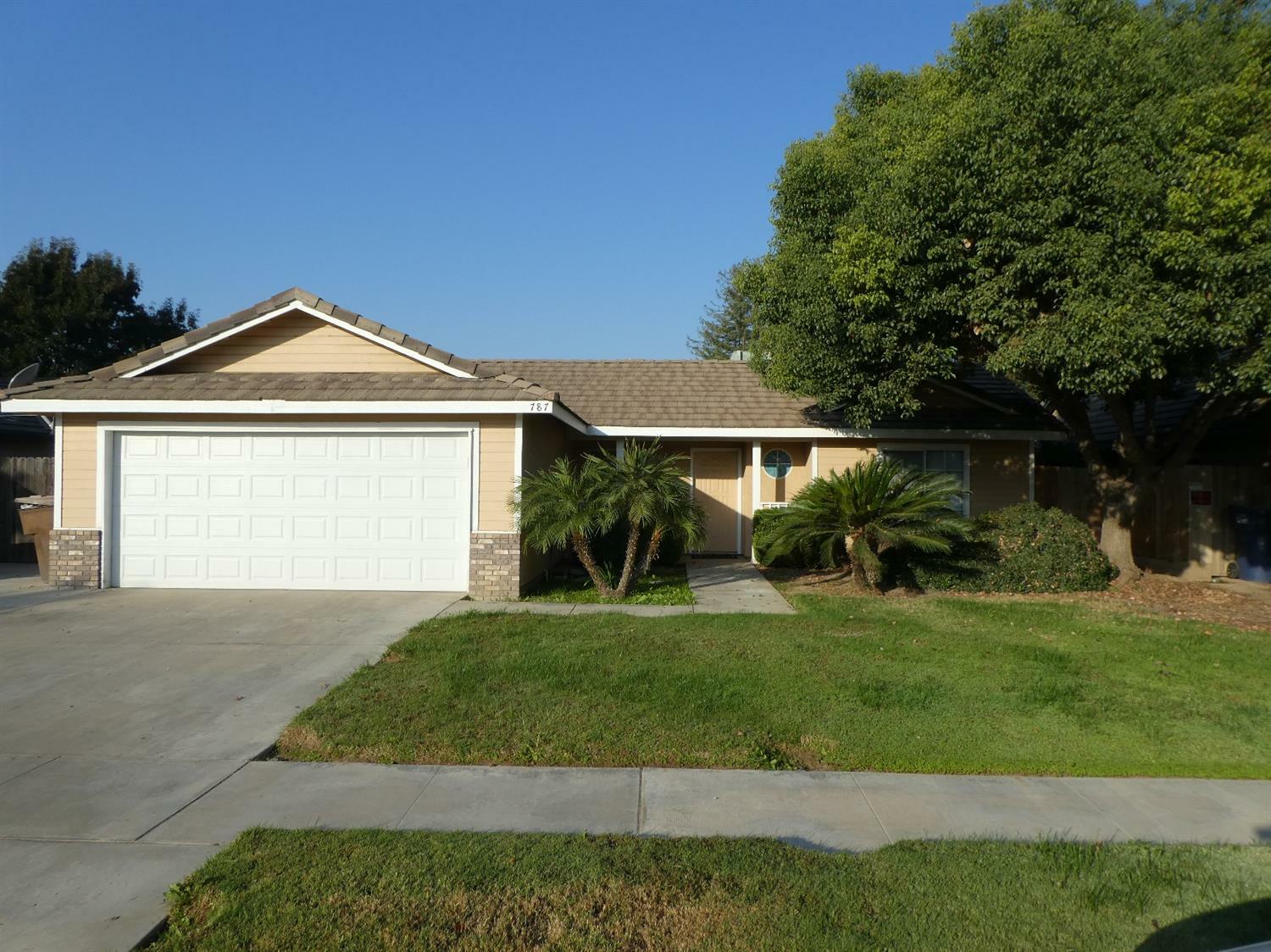 787 S Latimer Street  Tulare CA 93274 photo