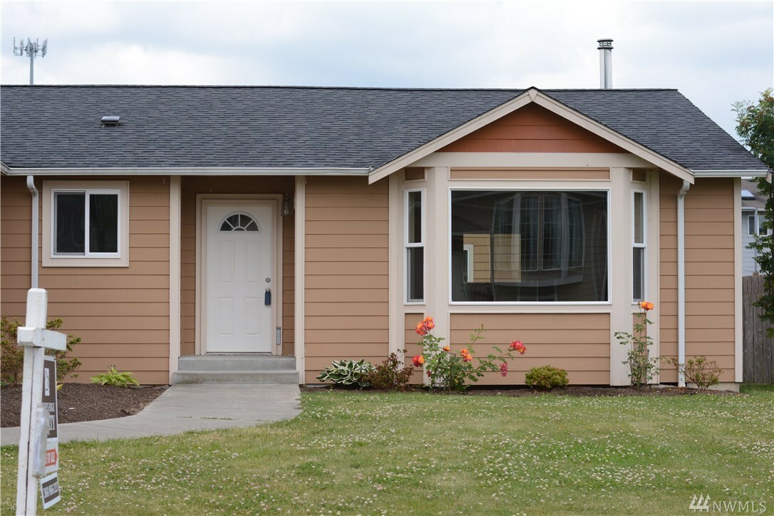 Property Photo:  415 Allison Way St  WA 98247 