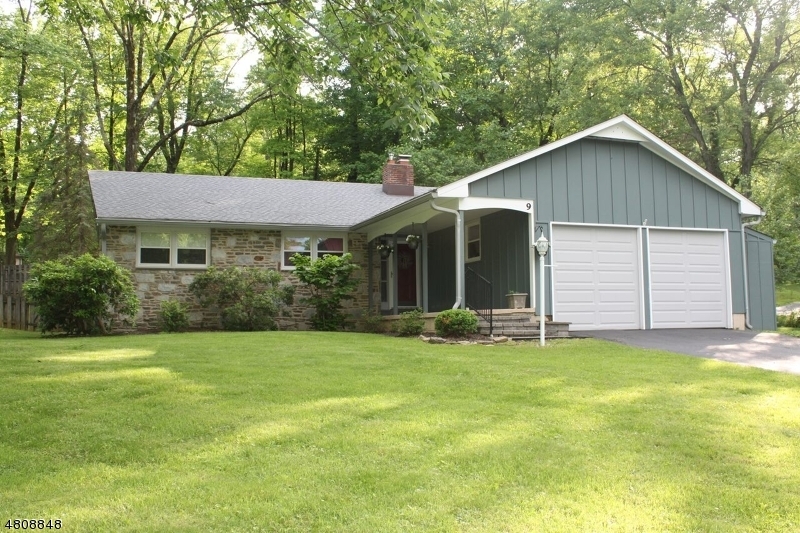 Property Photo:  9 Fawn Drive  NJ 08822 