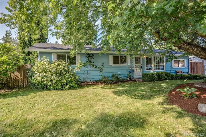 Property Photo: 603 25th St SE WA 98002