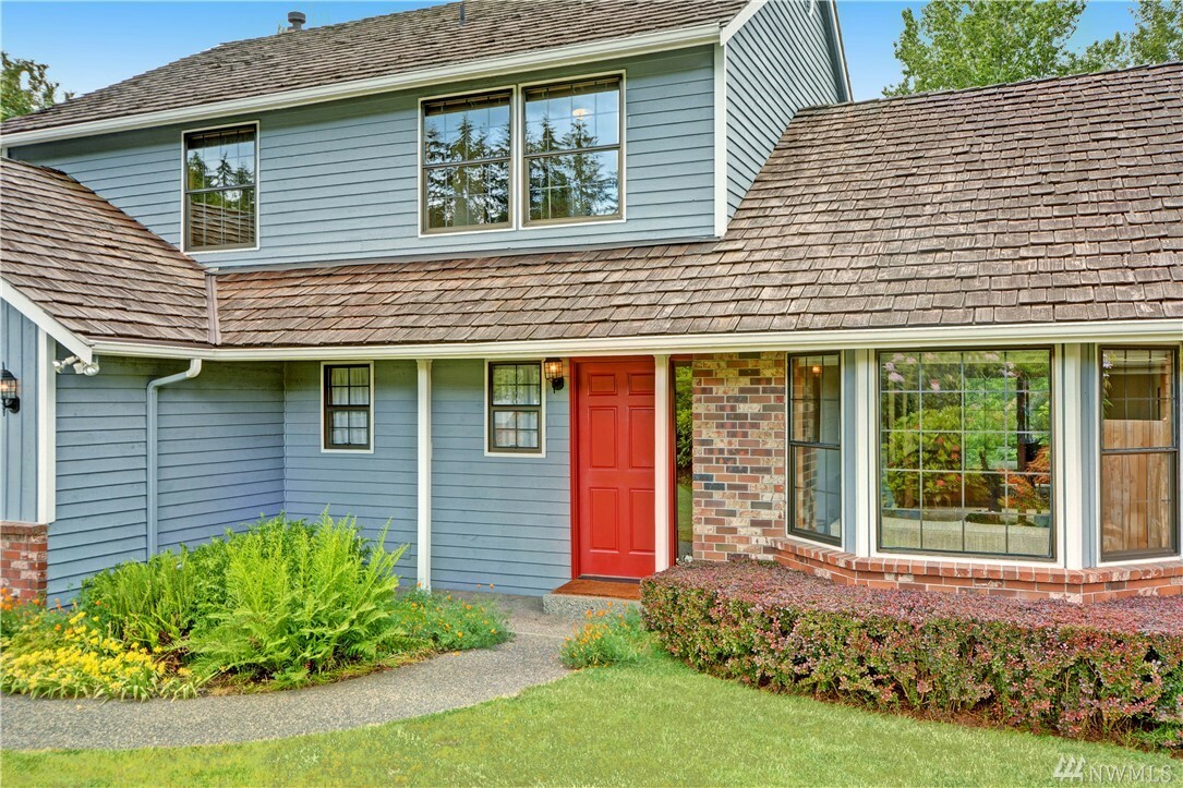 Property Photo: 21873 Oak Wy WA 98036