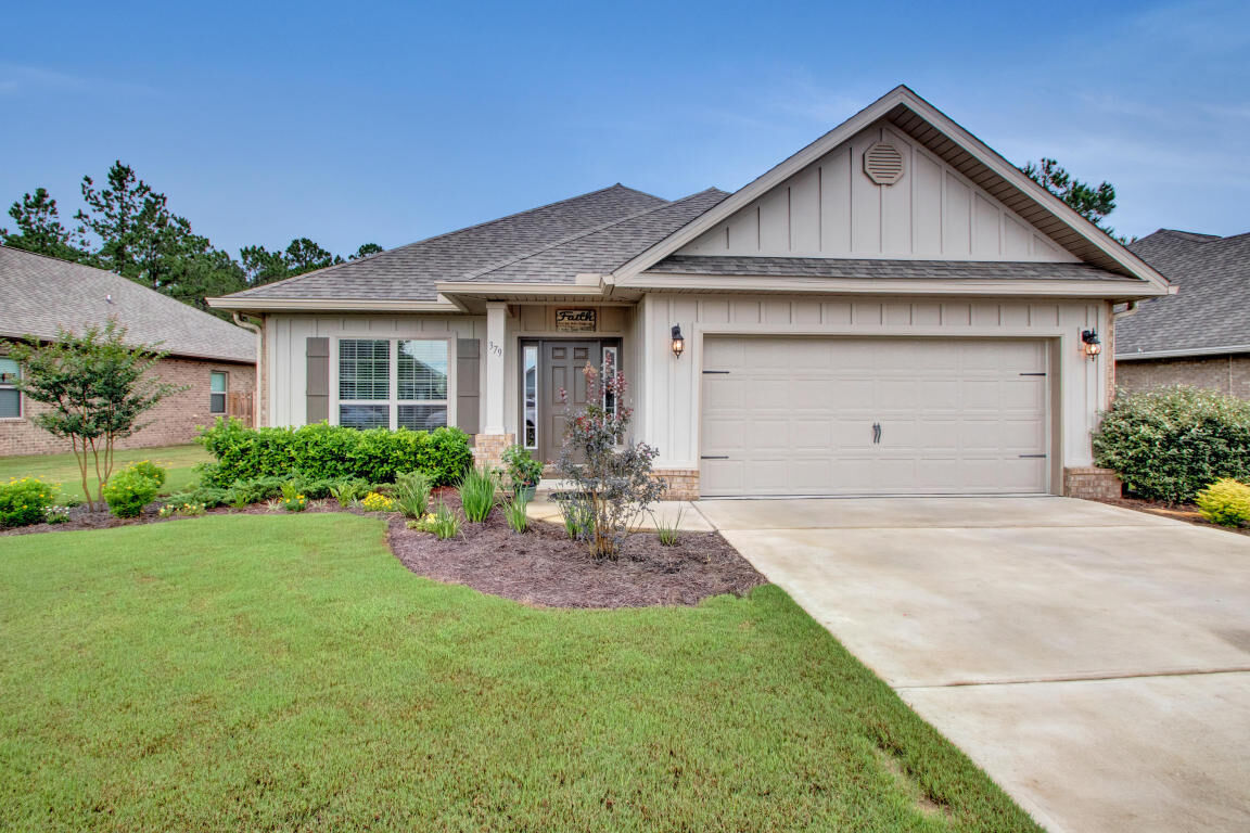 Property Photo: 379 Whitman Way FL 32439