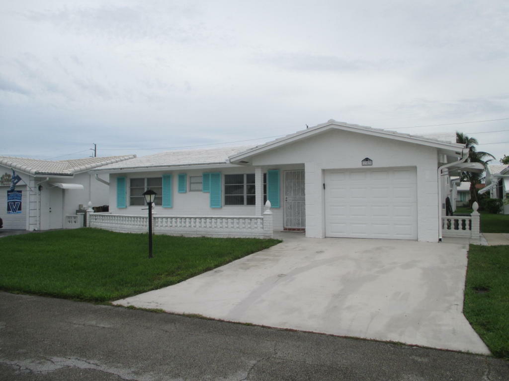 Property Photo: 1909 SW 17th Avenue FL 33426