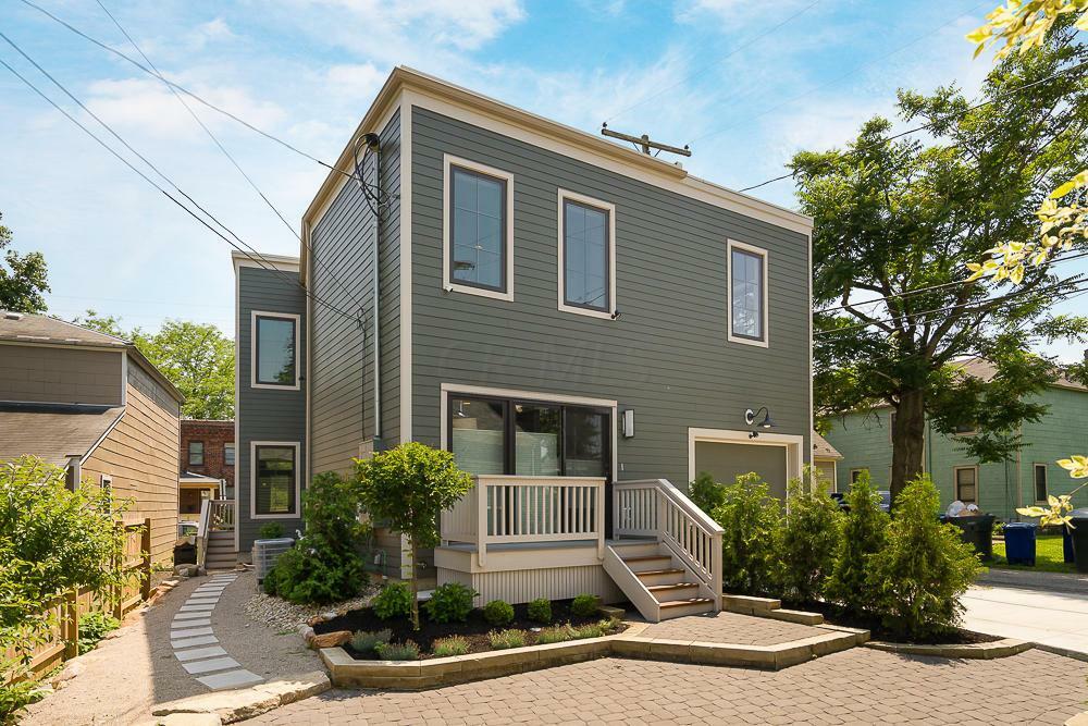 Property Photo: 1088 Beacon Alley OH 43201