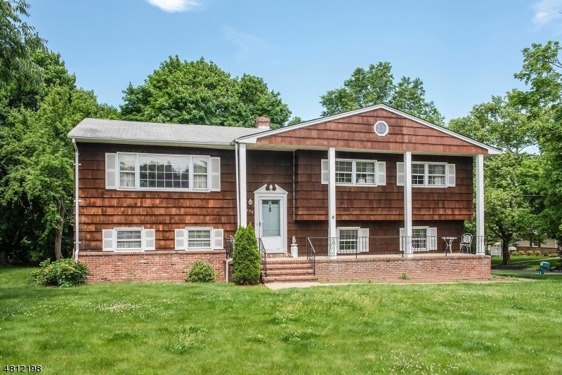 Property Photo: 250 Knollcrest Rd NJ 07092