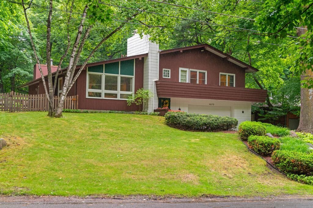 Property Photo: 4670 Lakeway Terrace MN 55331