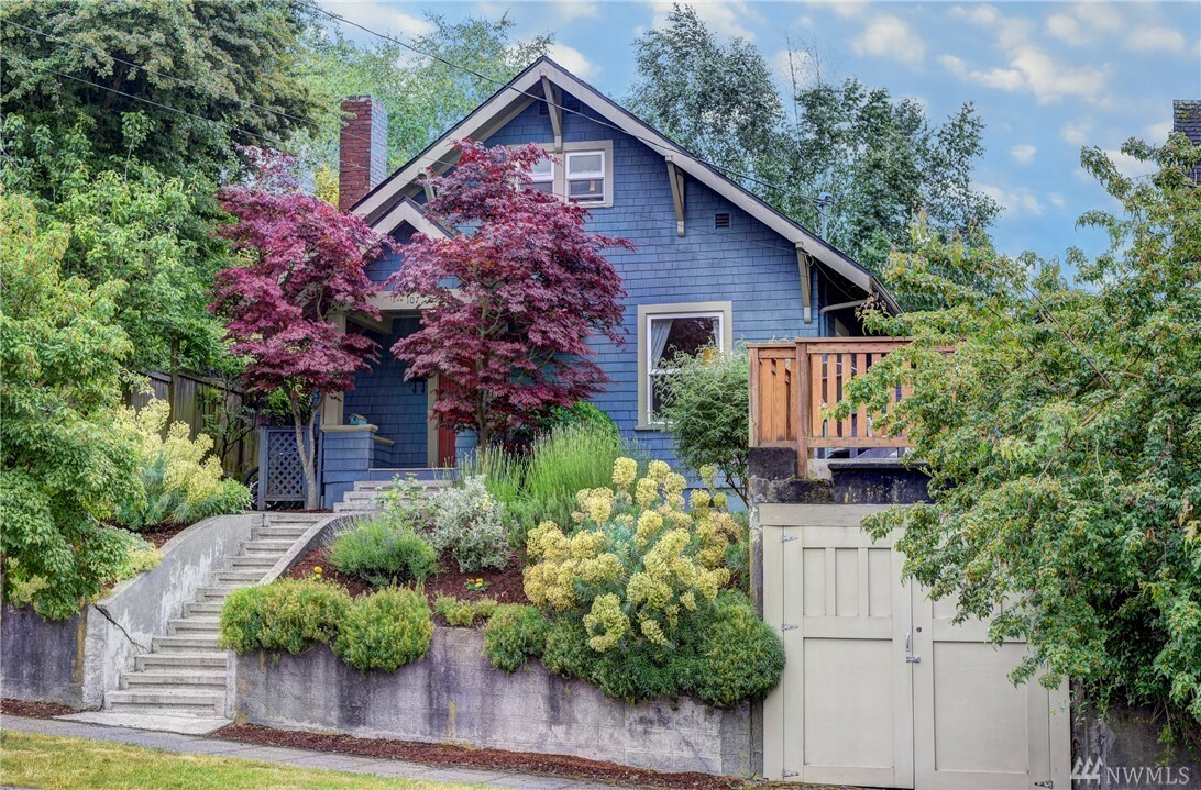 Property Photo: 107 N 79th St WA 98103