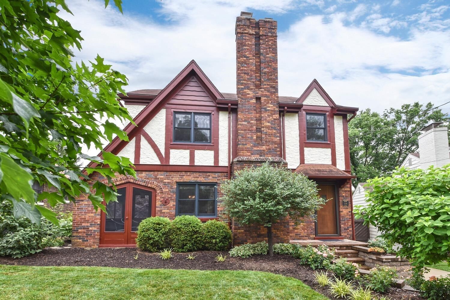 Property Photo:  1326 Herlin Place  OH 45208 