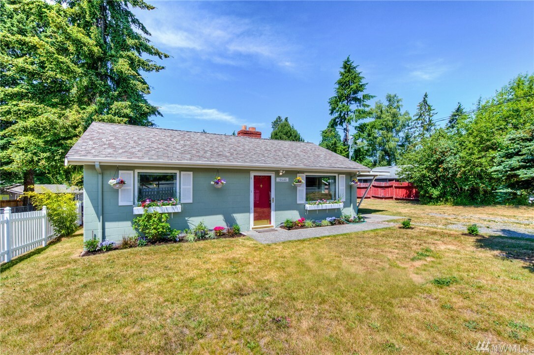 Property Photo:  16035 19th Ave SW  WA 98166 